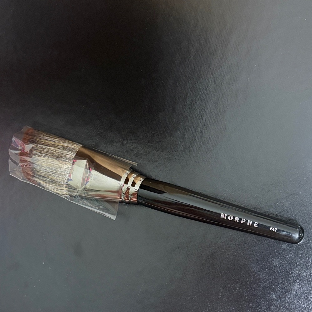 Morphe E42 Contour Brush